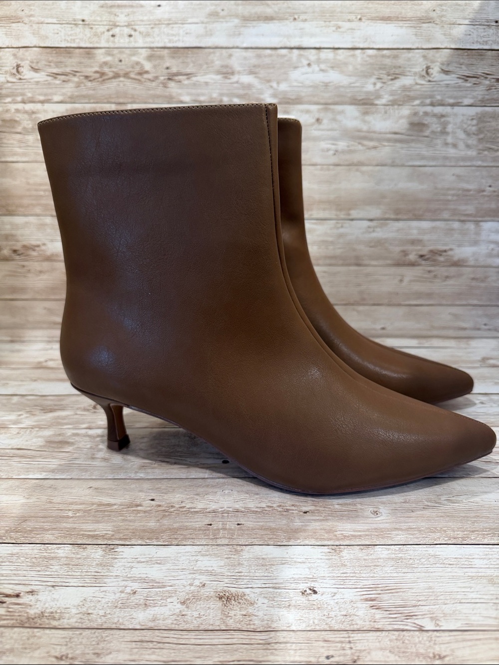 Journee Collection Brown Pointed-Toe Kitten Heel Ankle Boots 11M NEW - Picture 2 of 9